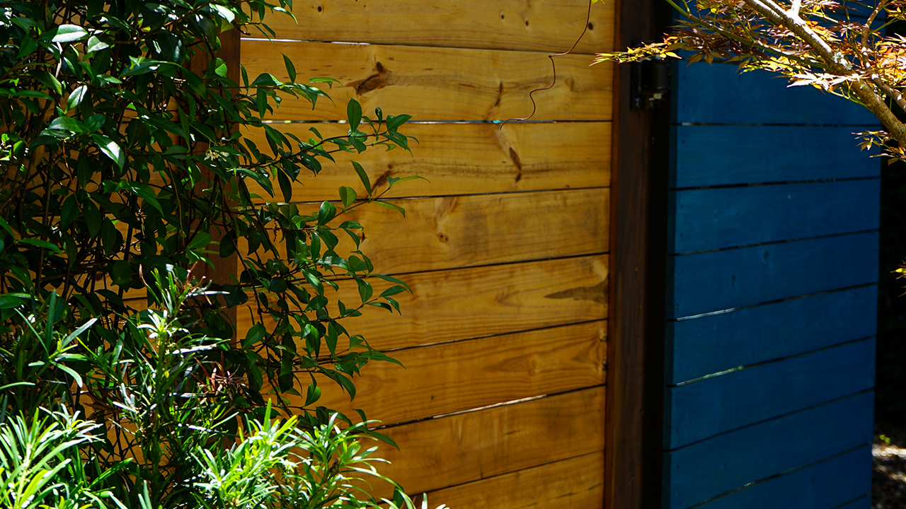 Photo of horizontal privacy fence installed by Gator Strong Services