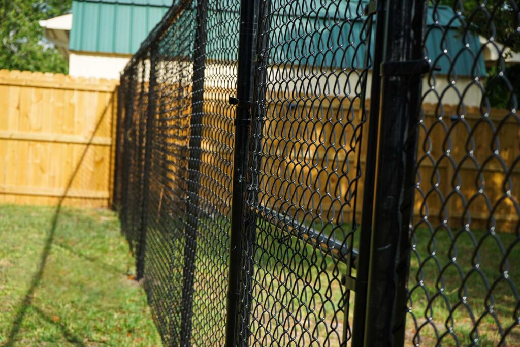 Picture of a Chain Link Fence installed by Gator Strong Services in WIlmington, North Carolina